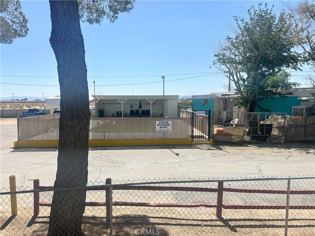 1258 Rosamond Boulevard 40