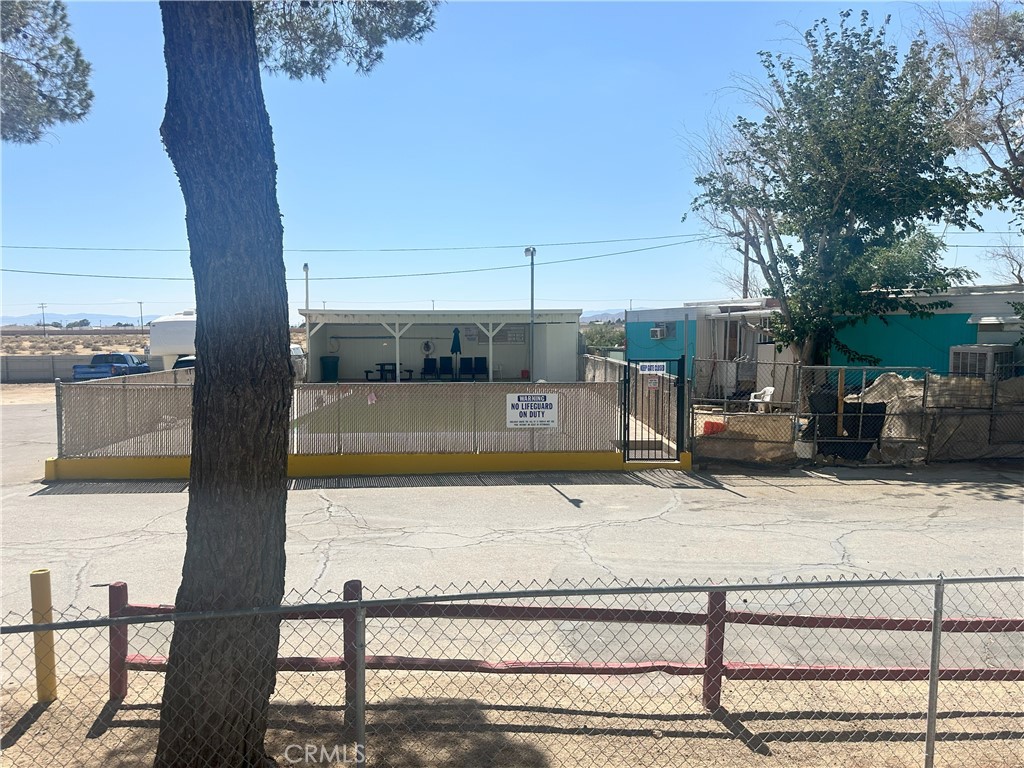 1258 Rosamond Boulevard 40