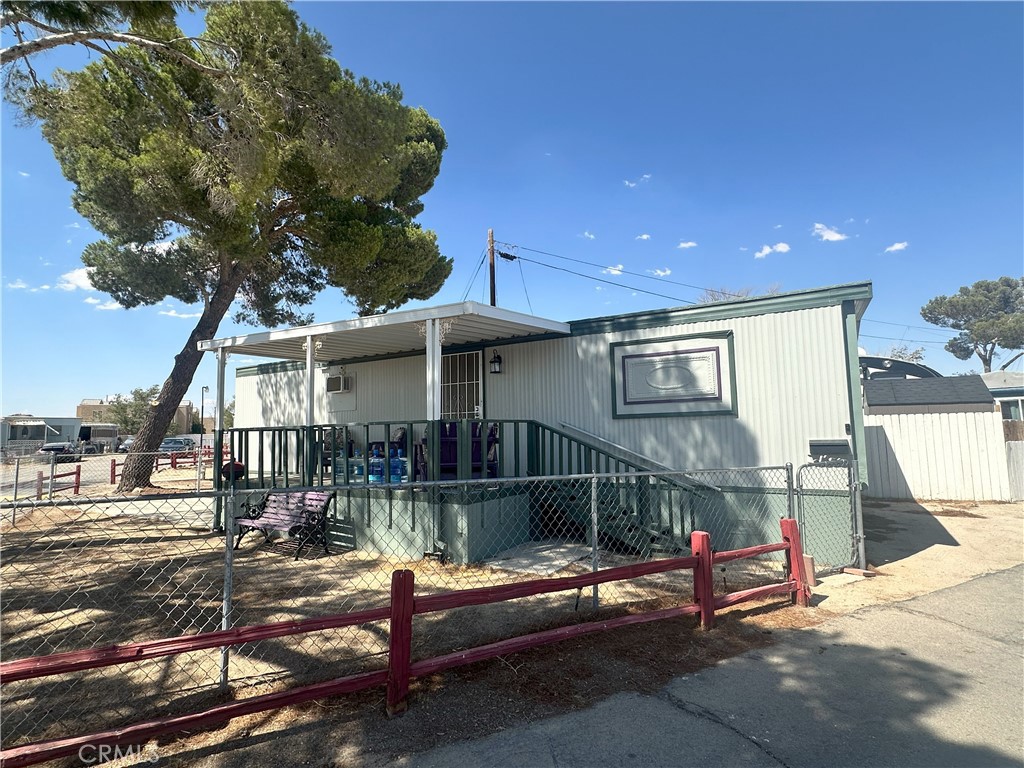 1258 Rosamond Boulevard 40