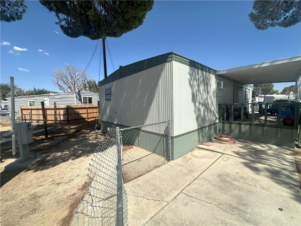 1258 Rosamond Boulevard 40