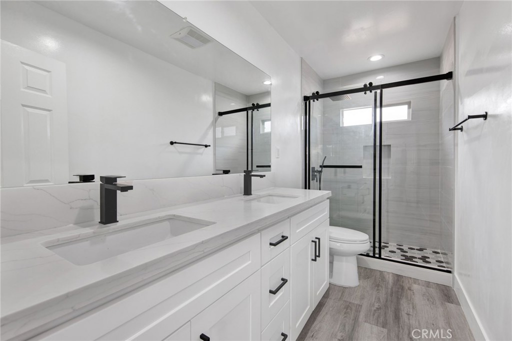 8127 Emerson Place A