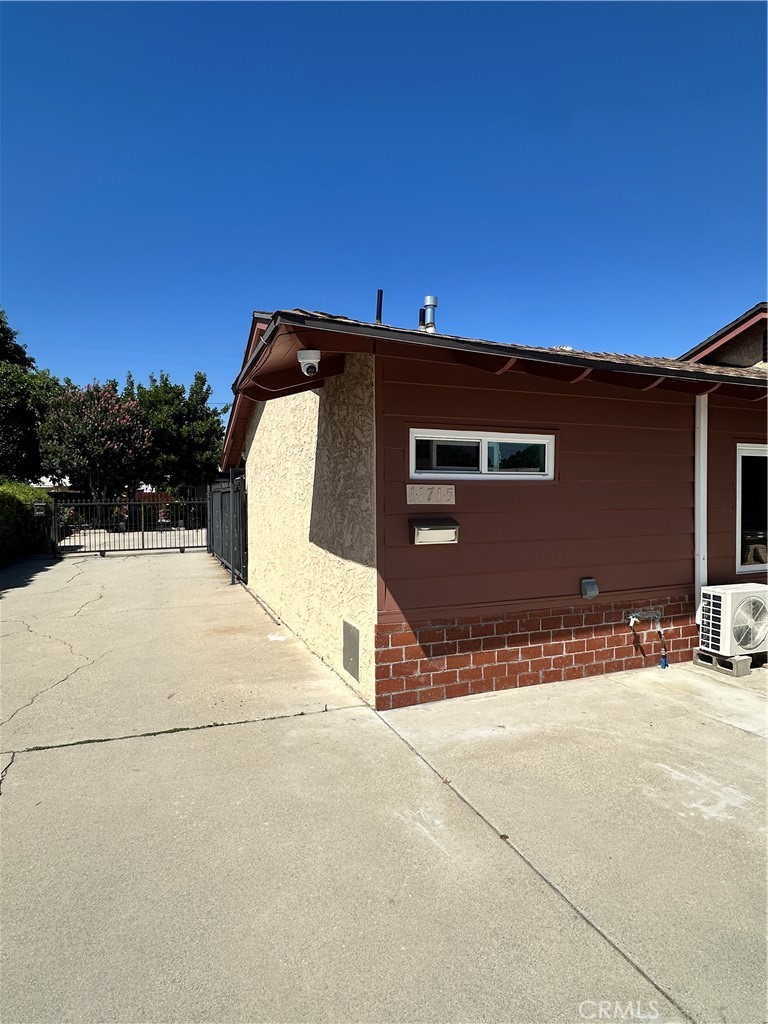 11713 Killian Street