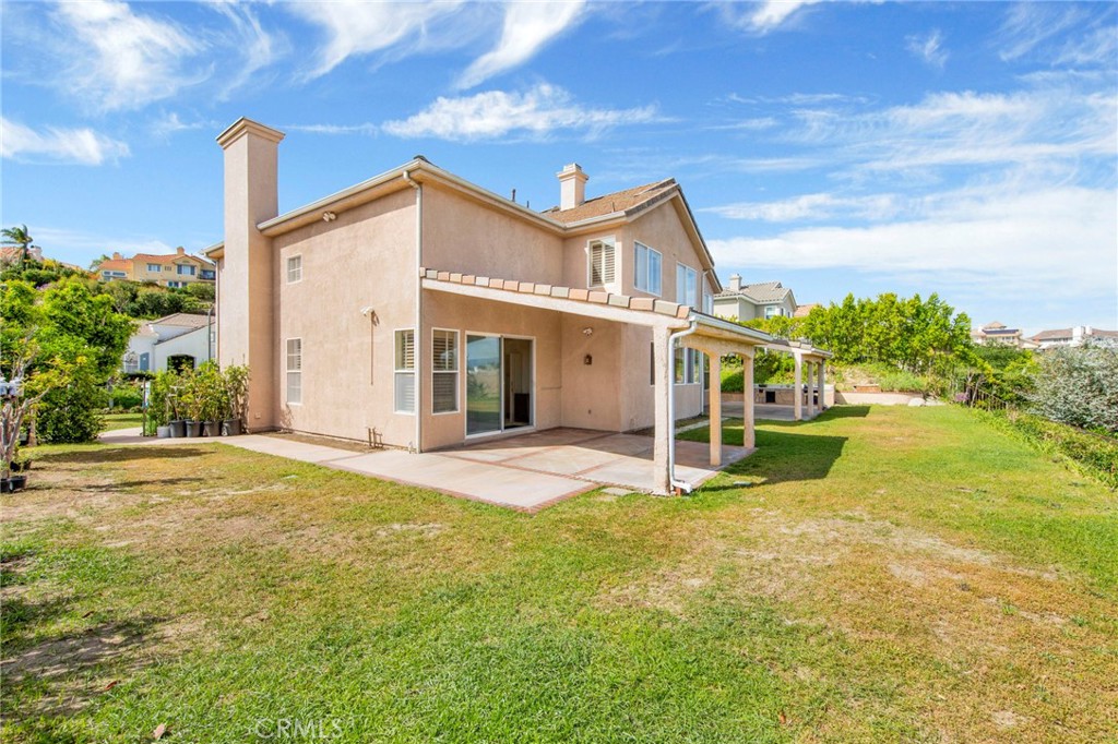 5936 Vista De La Luz