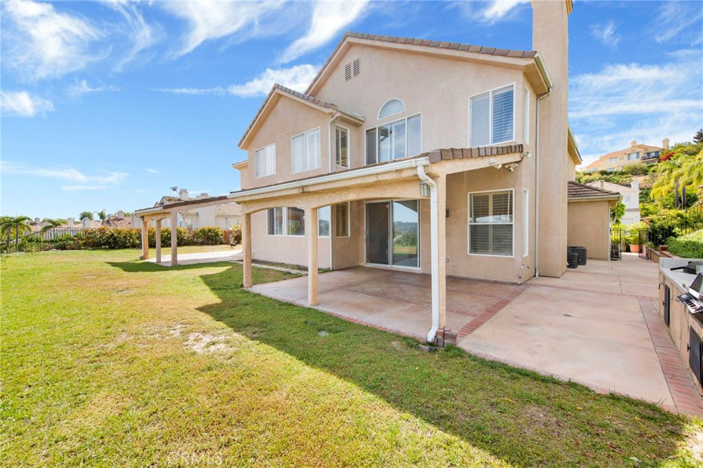 5936 Vista De La Luz