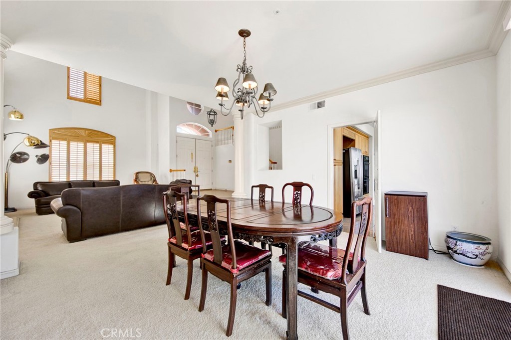 5936 Vista De La Luz