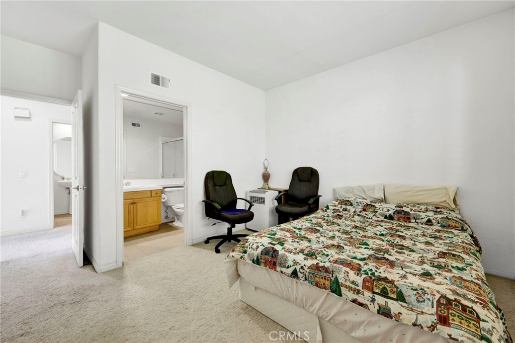 5936 Vista De La Luz