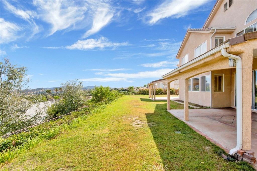 5936 Vista De La Luz