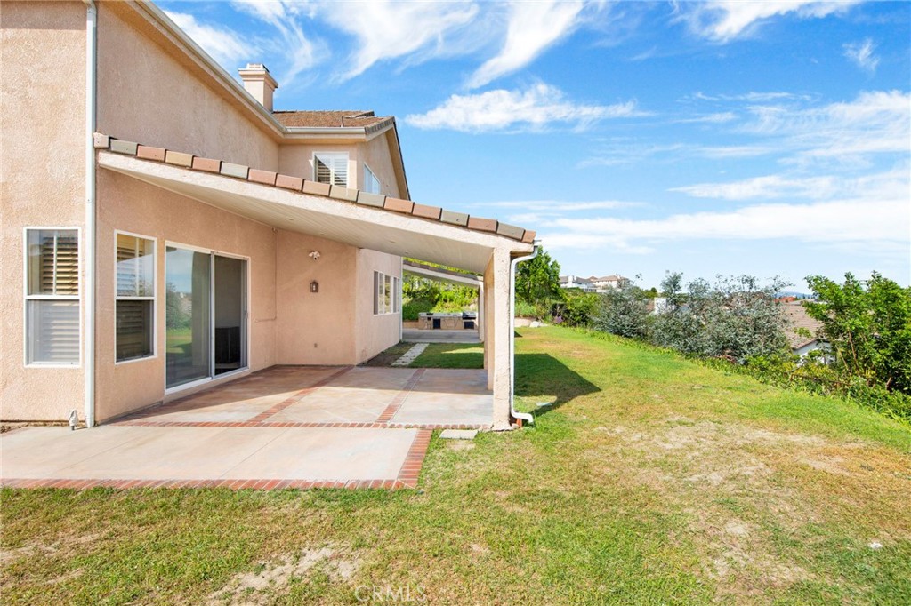 5936 Vista De La Luz