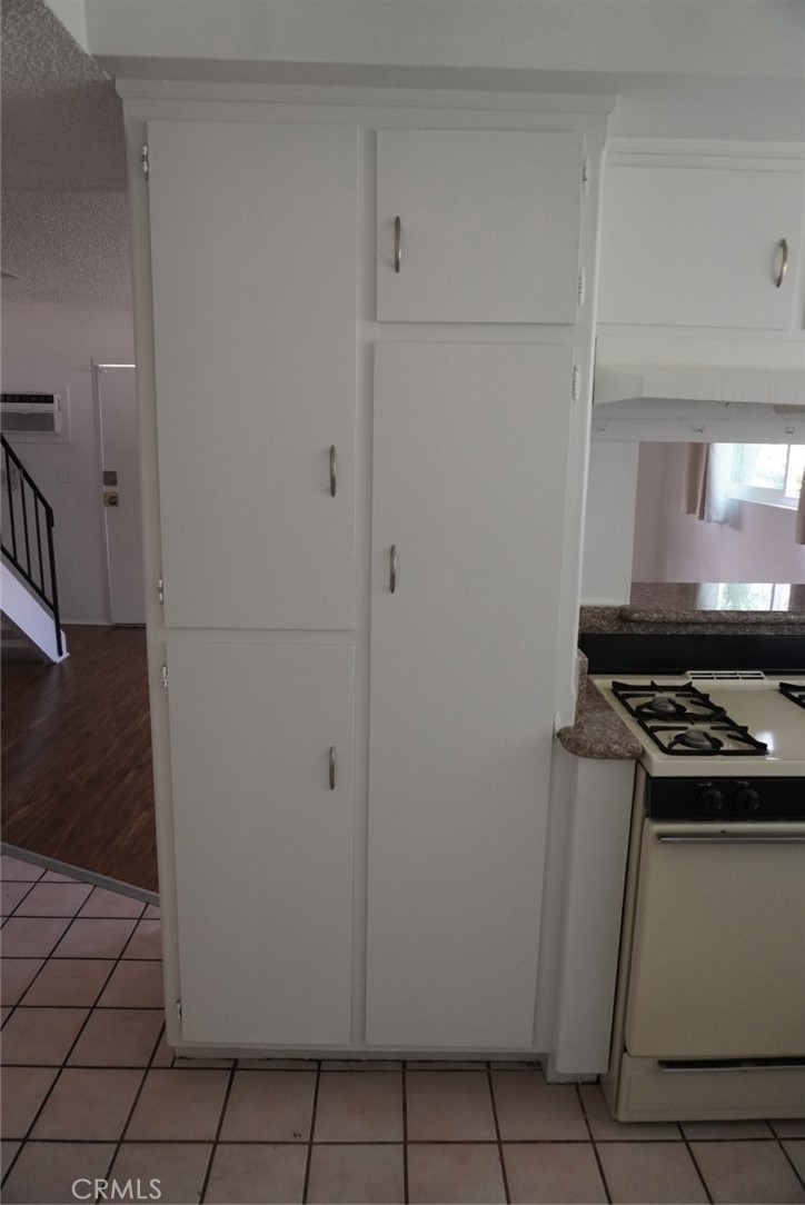428 E Foothill