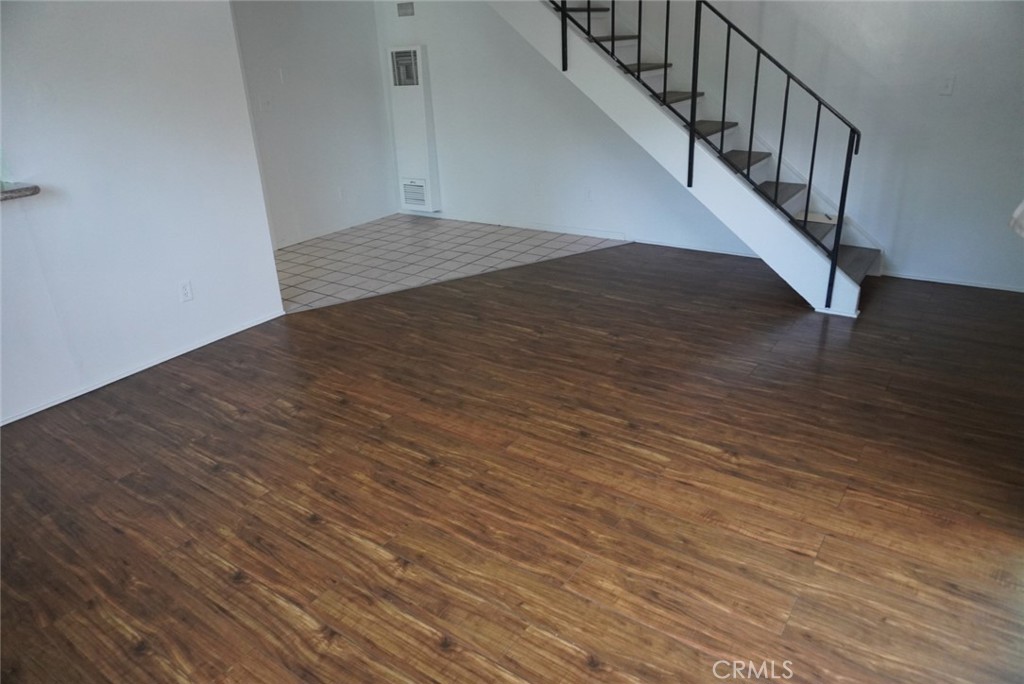 428 E Foothill