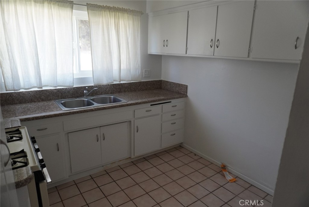 428 E Foothill