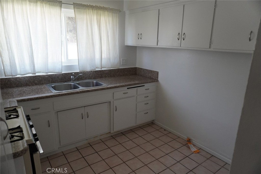 428 E Foothill