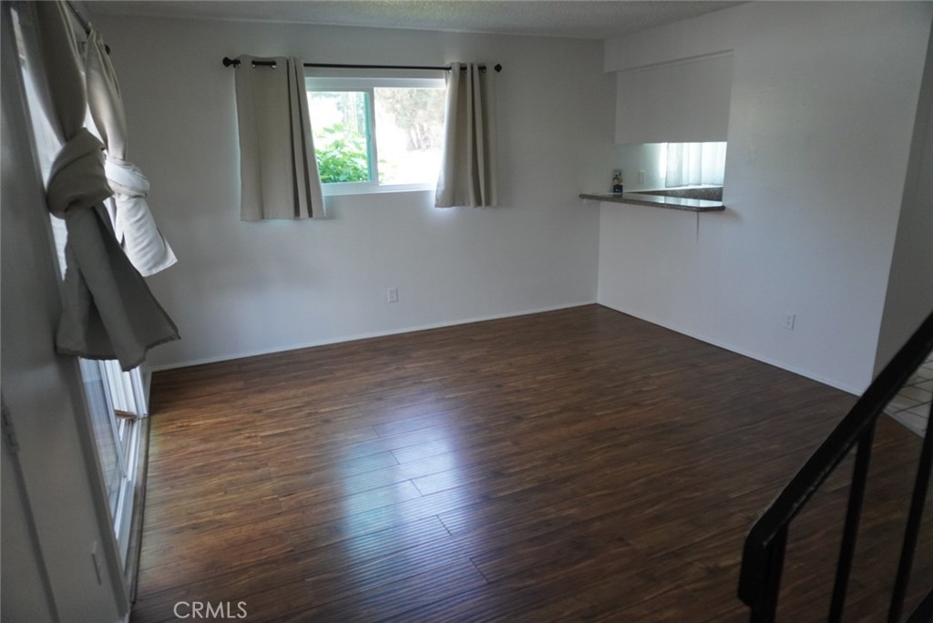 428 E Foothill