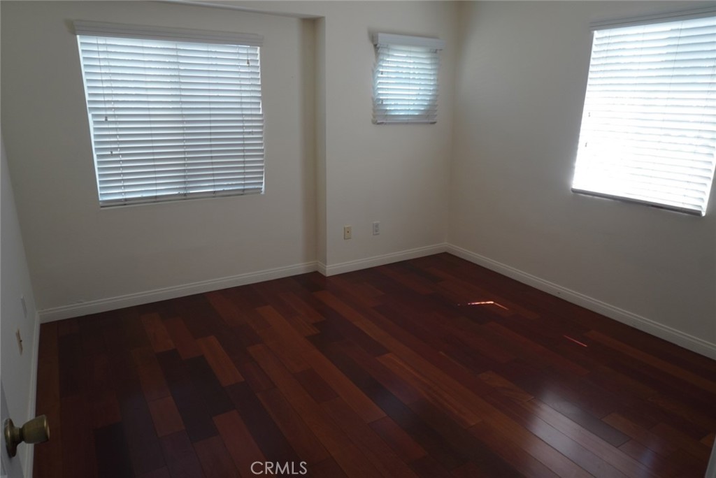 5031 Kauffman