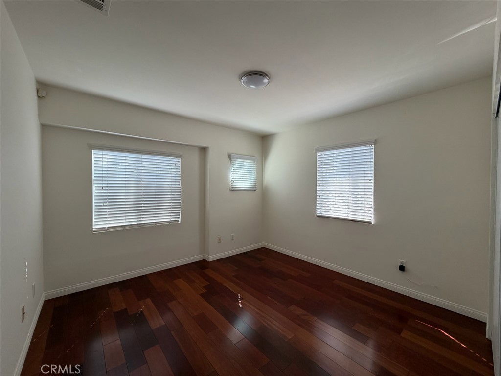 5031 Kauffman