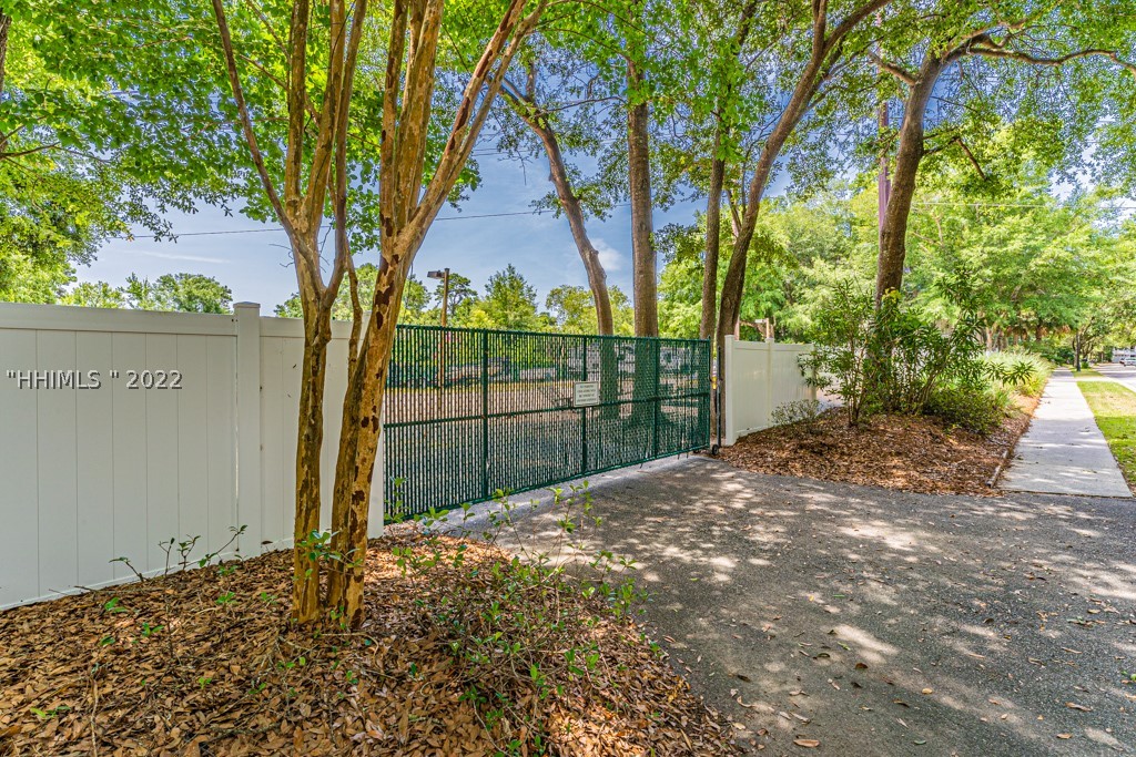 61 Victoria Square Drive