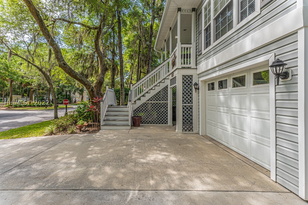 61 Victoria Square Drive