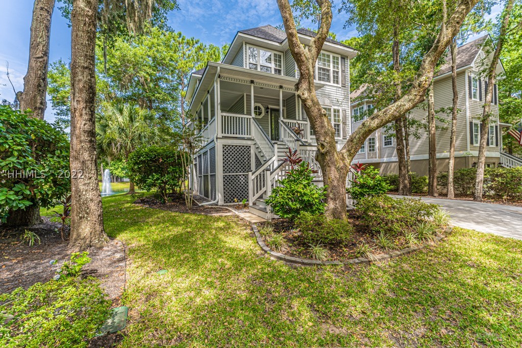 61 Victoria Square Drive