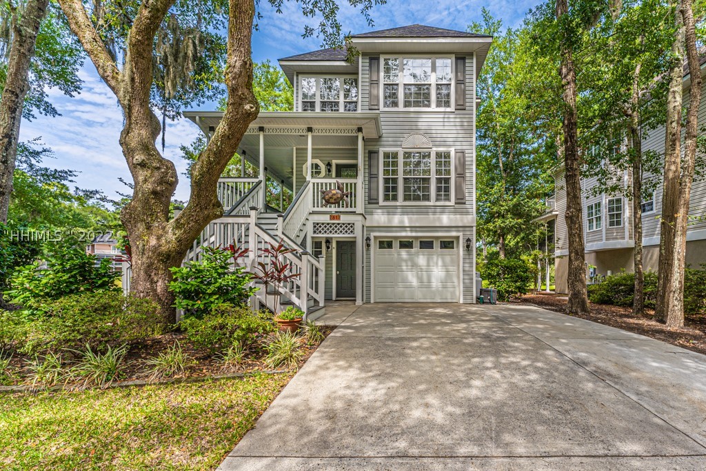 61 Victoria Square Drive