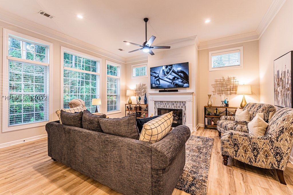 7 Stonehedge Way