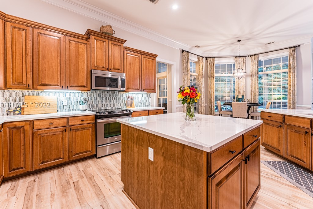 7 Stonehedge Way