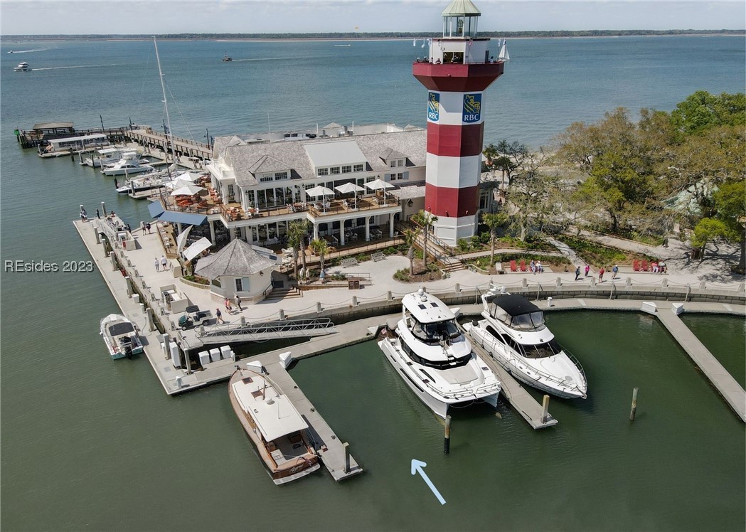 2 HARBOUR TOWN YACHT BASIN