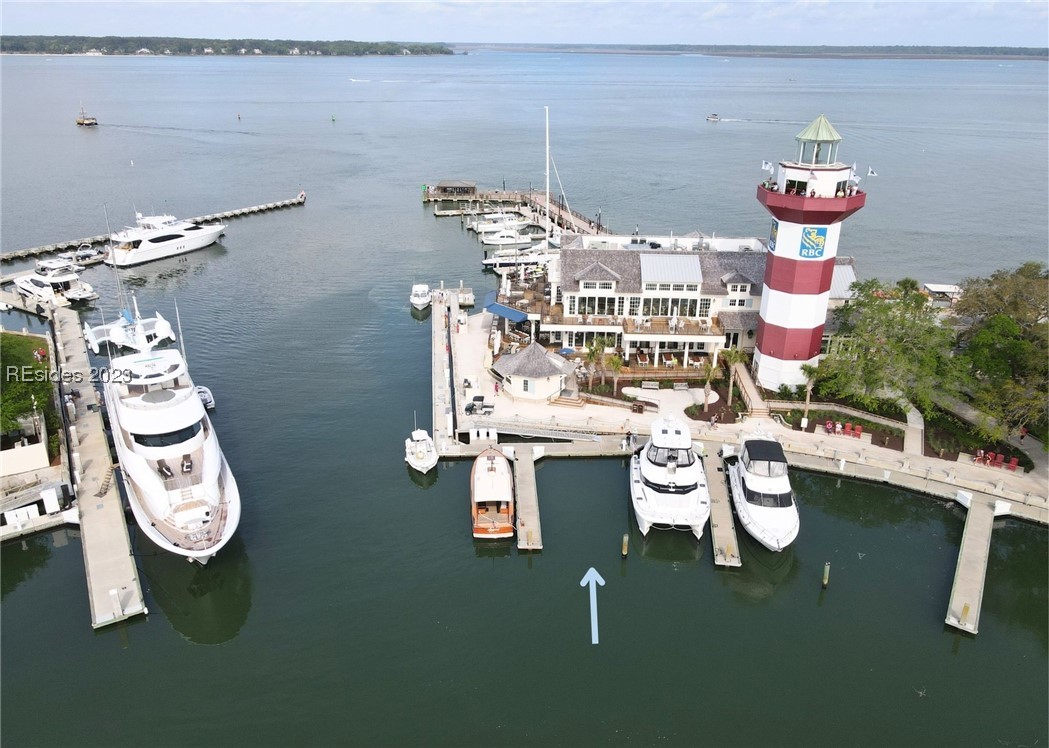 2 HARBOUR TOWN YACHT BASIN