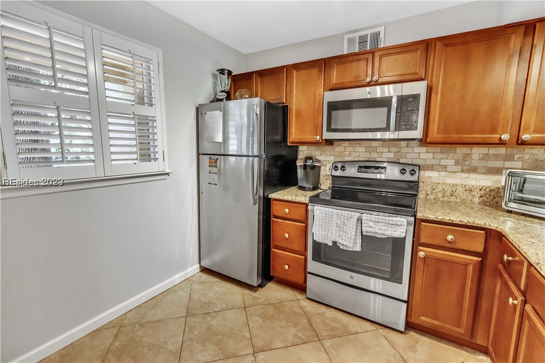 2 Wimbledon Court Unit: 101