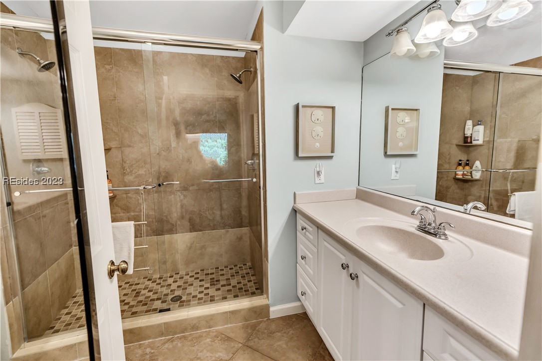 2 Wimbledon Court Unit: 101