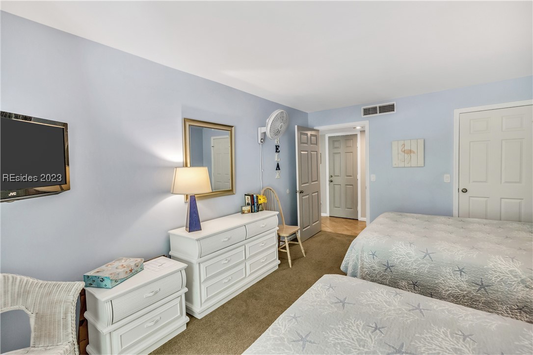 2 Wimbledon Court Unit: 101