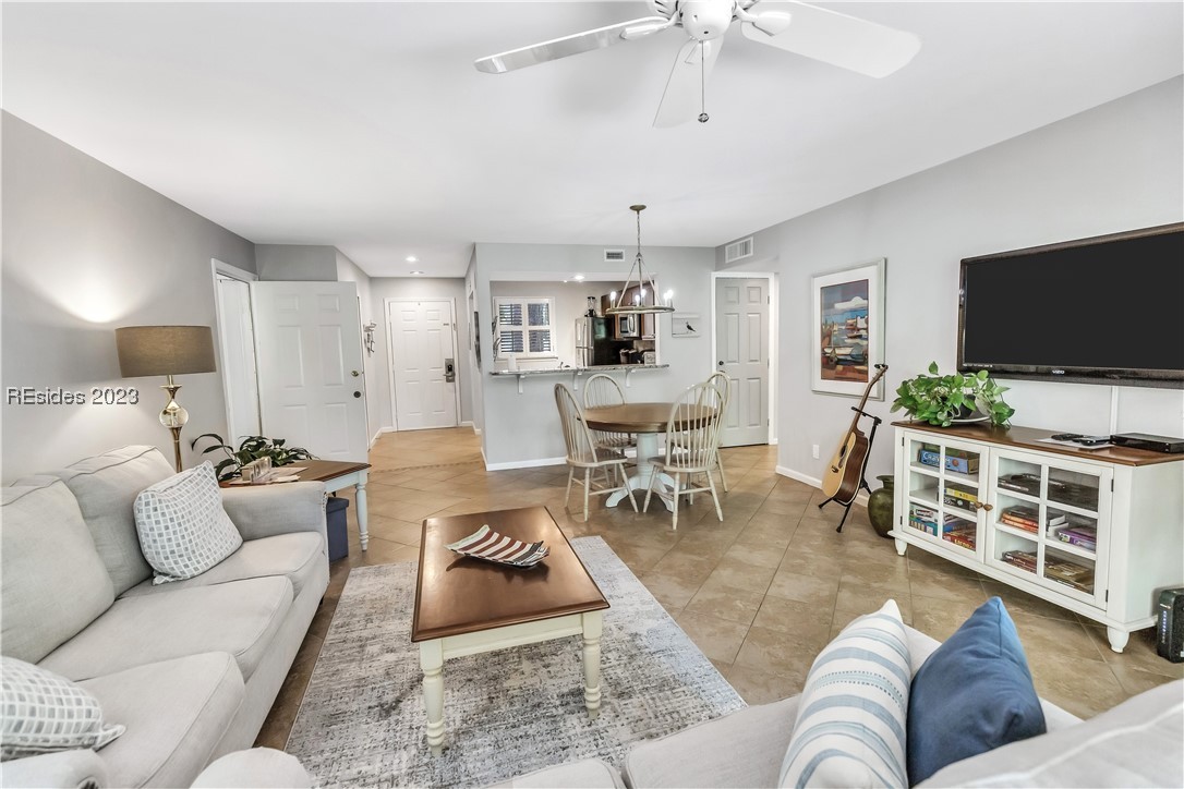 2 Wimbledon Court Unit: 101