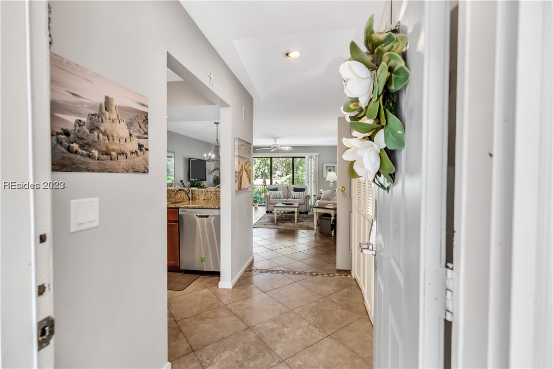 2 Wimbledon Court Unit: 101
