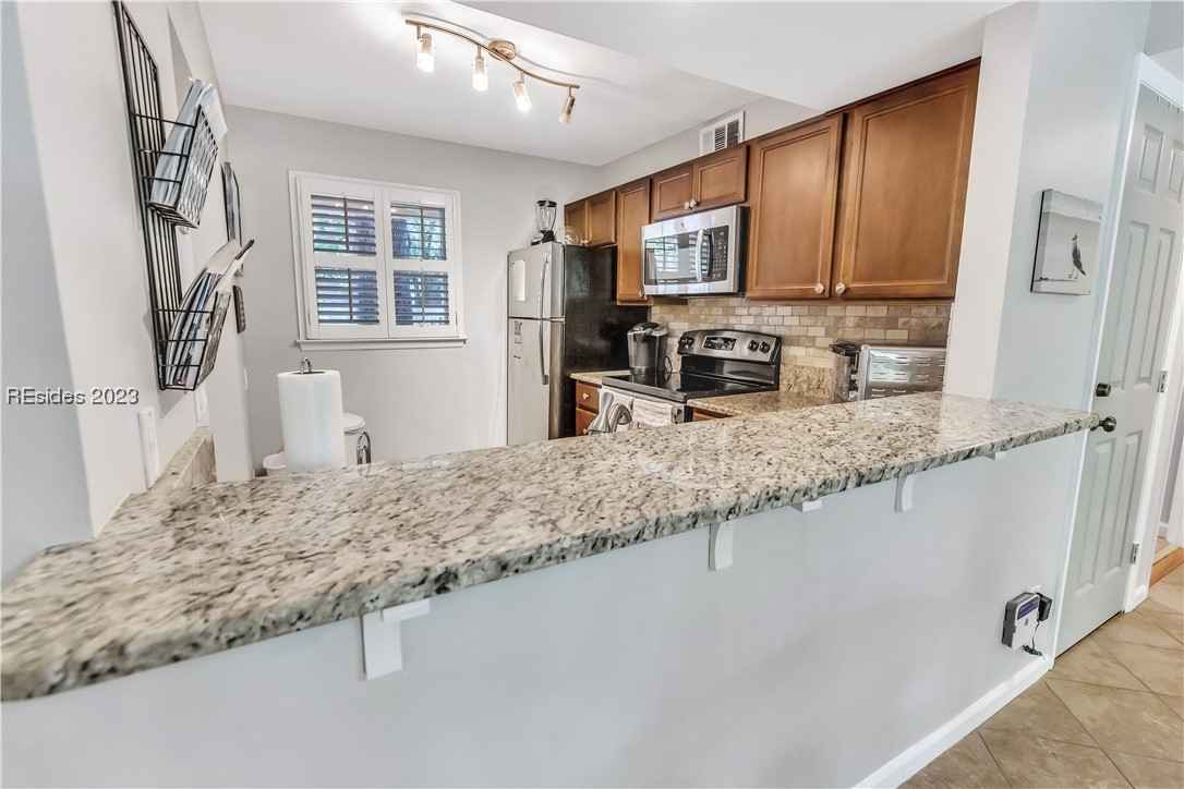 2 Wimbledon Court Unit: 101