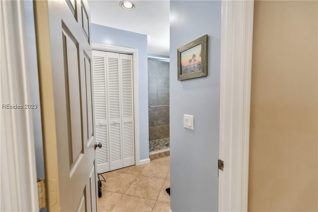 2 Wimbledon Court Unit: 101
