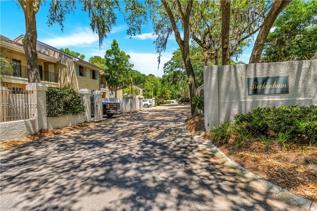2 Wimbledon Court Unit: 101