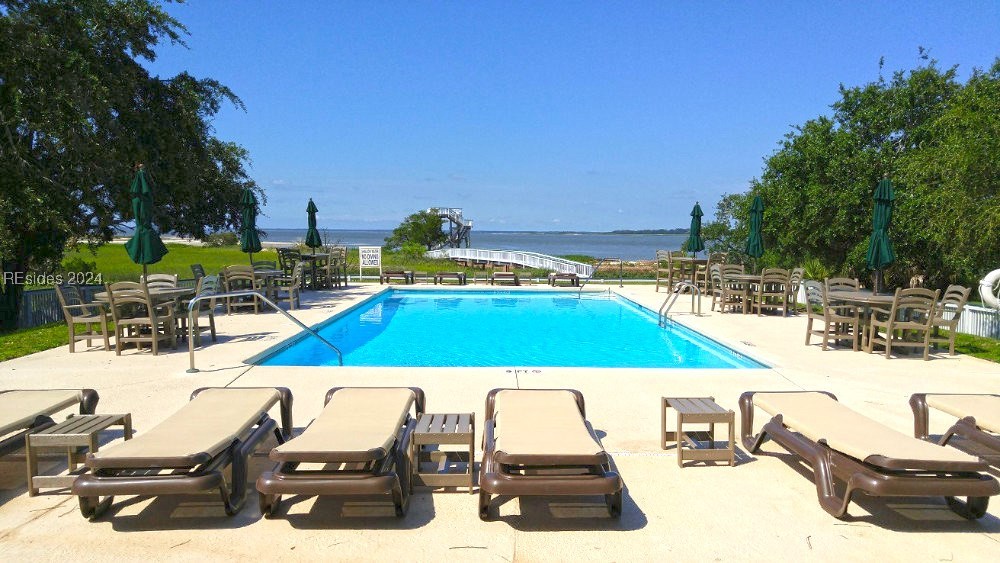 6 Salt Kettle Court