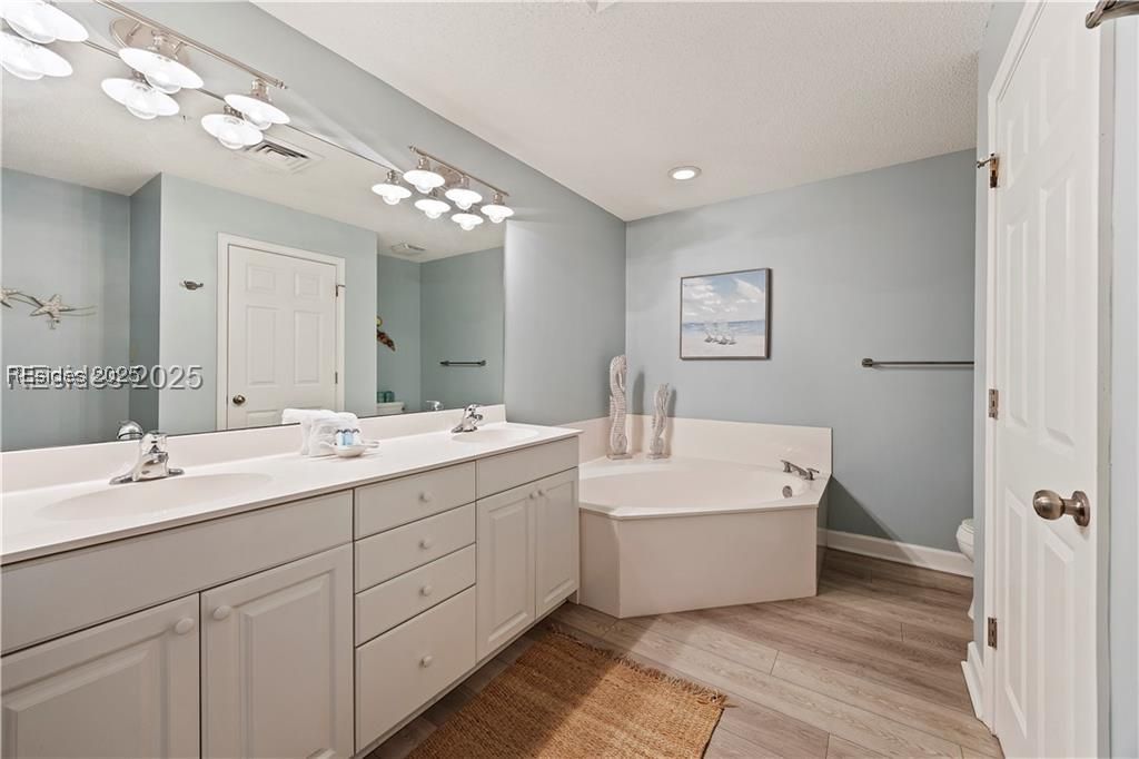 10 N Forest Beach Drive Unit: 2115