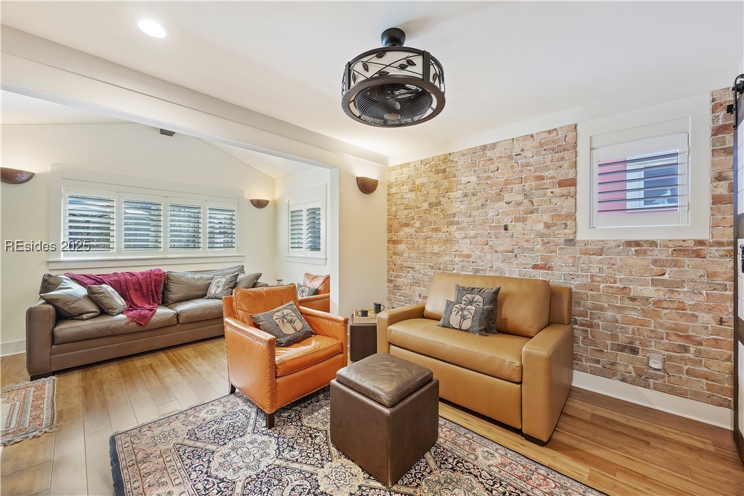 625 Spanish Wells Road Unit: 12