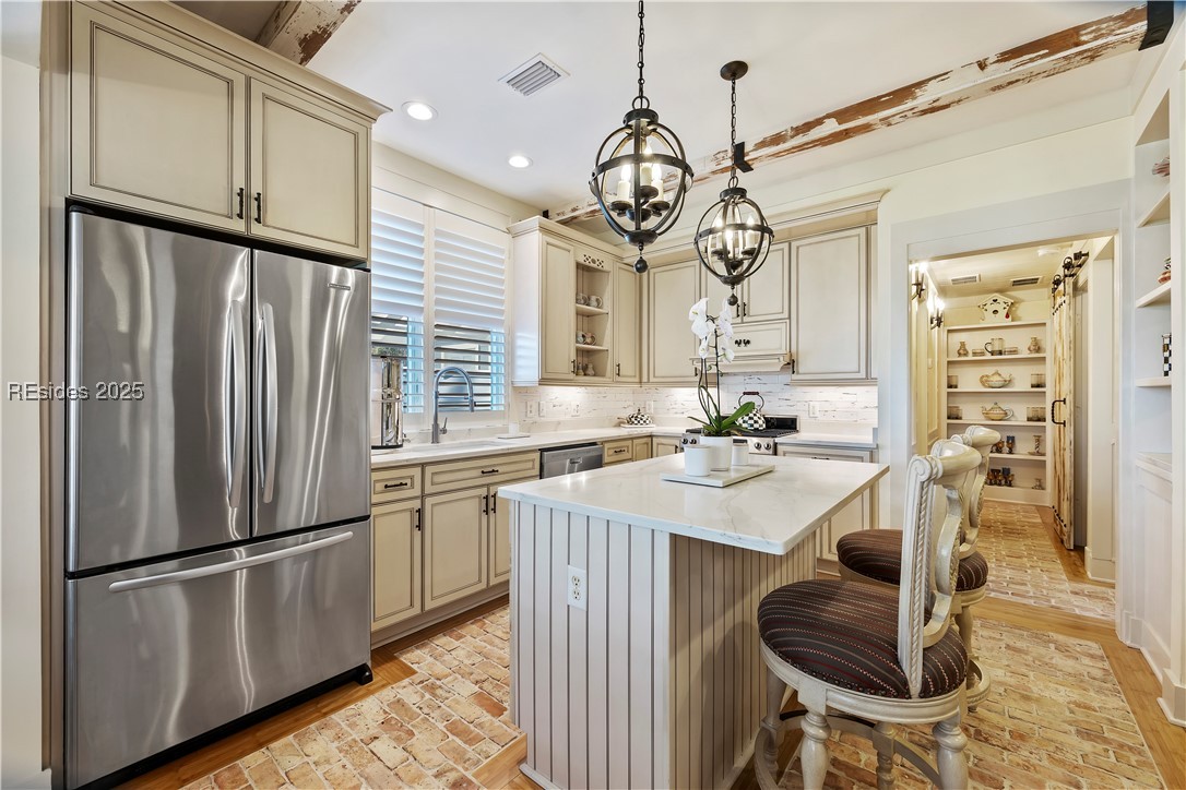 625 Spanish Wells Road Unit: 12