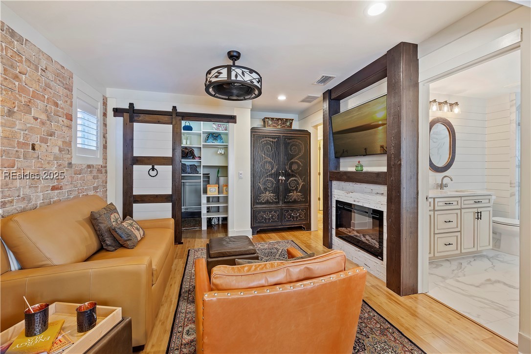 625 Spanish Wells Road Unit: 12