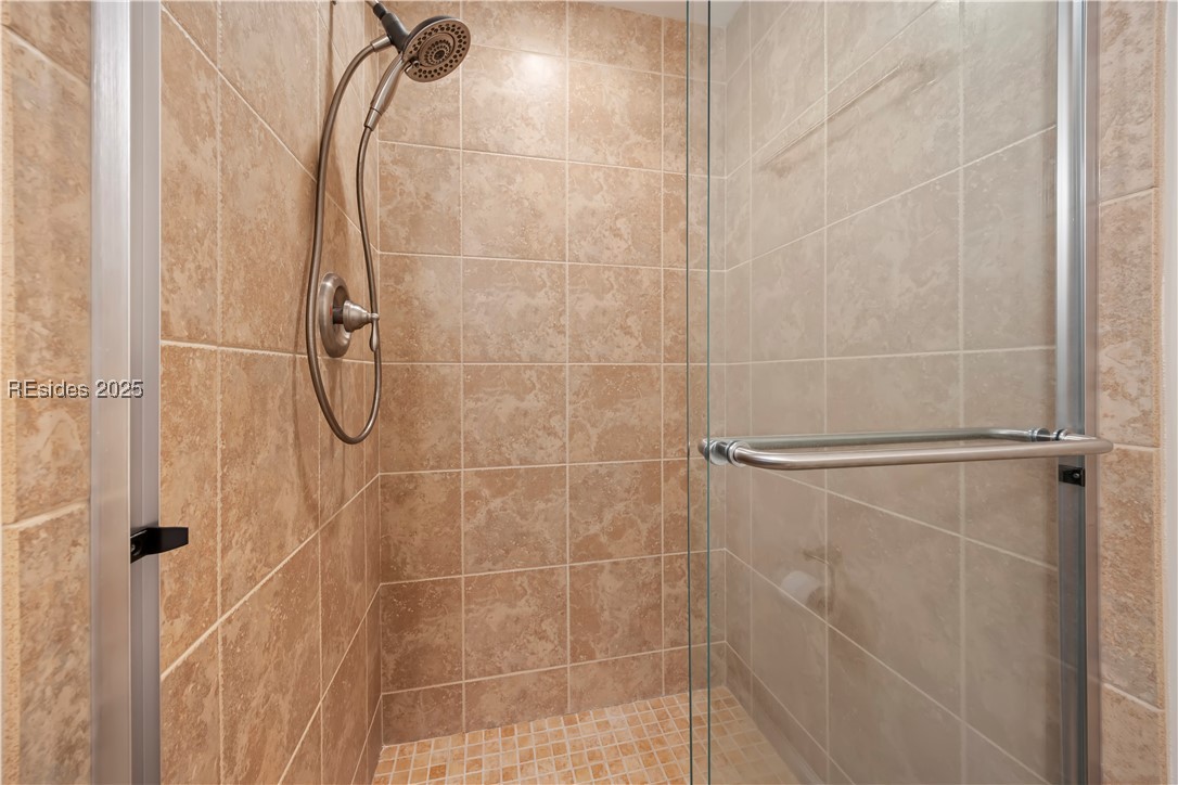 20 Governors Road Unit: 2827