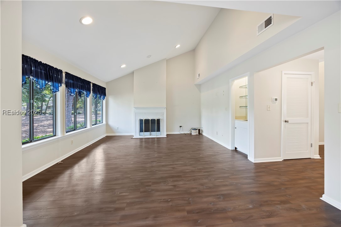 20 Governors Road Unit: 2827