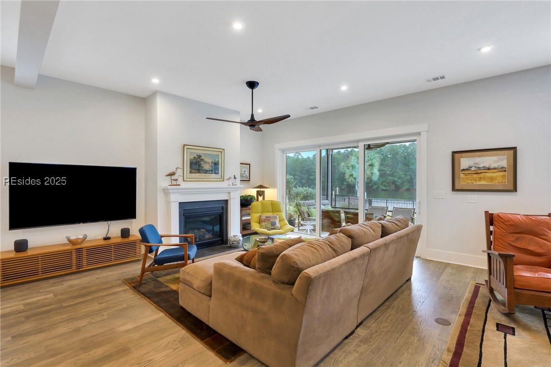 33 Ivory Elm Stroll