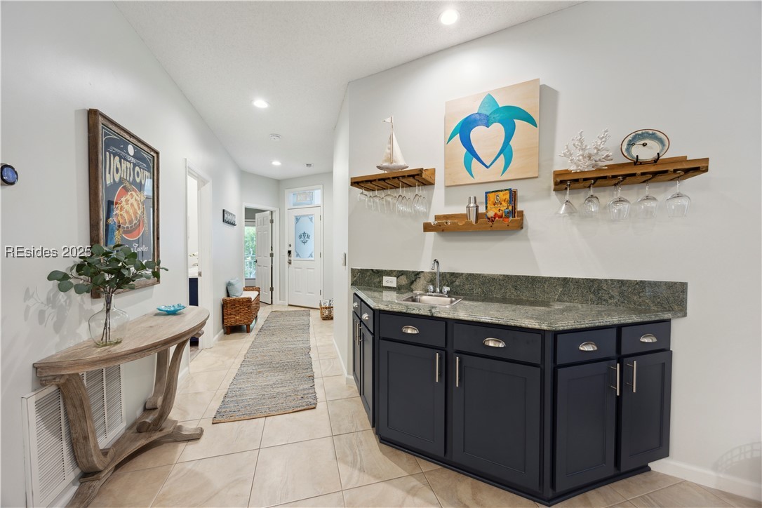 19 Wimbledon Court Unit: 104