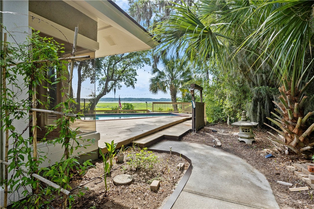 25 Old Fort Drive