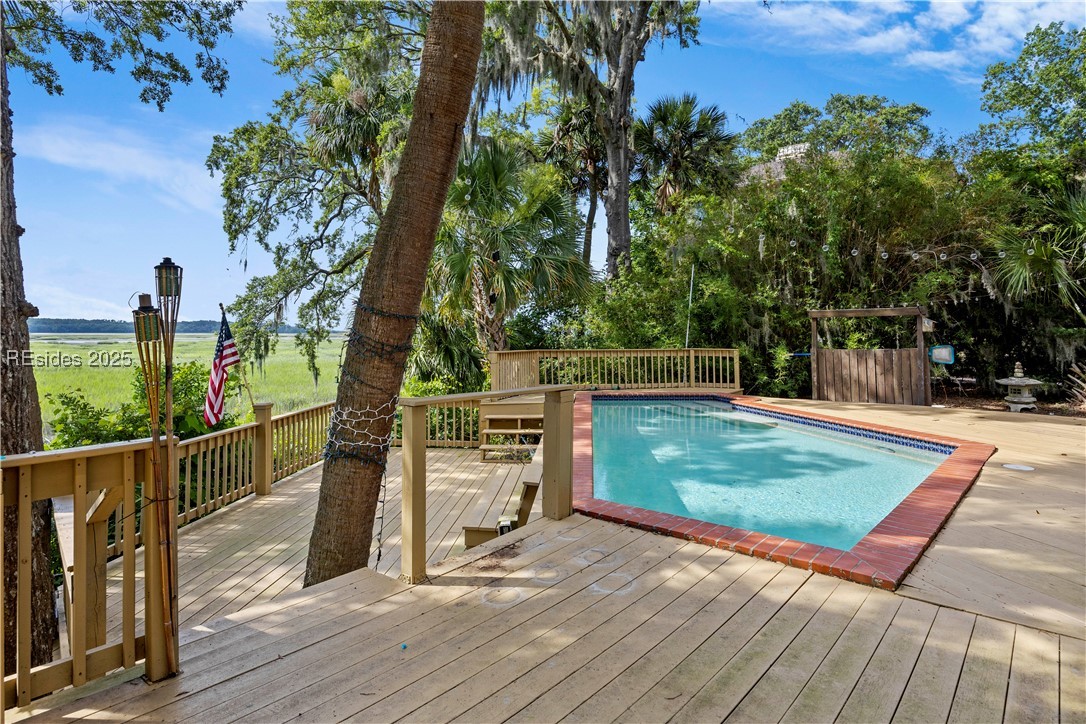 25 Old Fort Drive