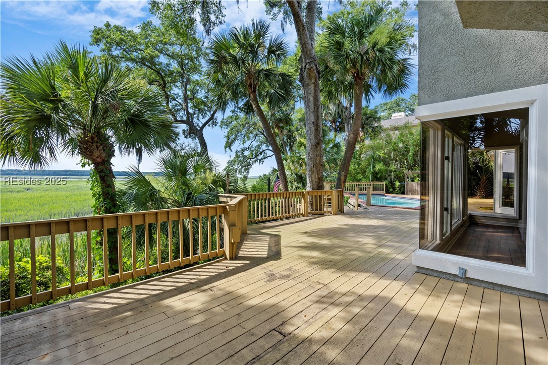 25 Old Fort Drive