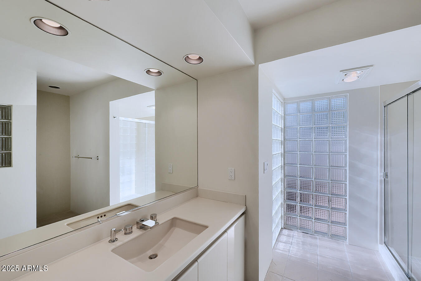 5414 N 26TH Street N