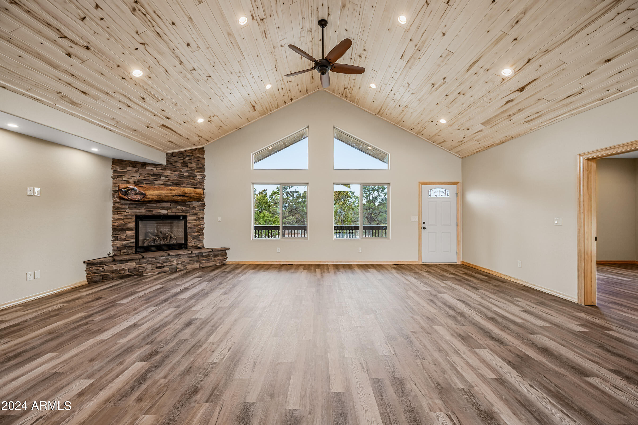 2975 Lodgepole Road