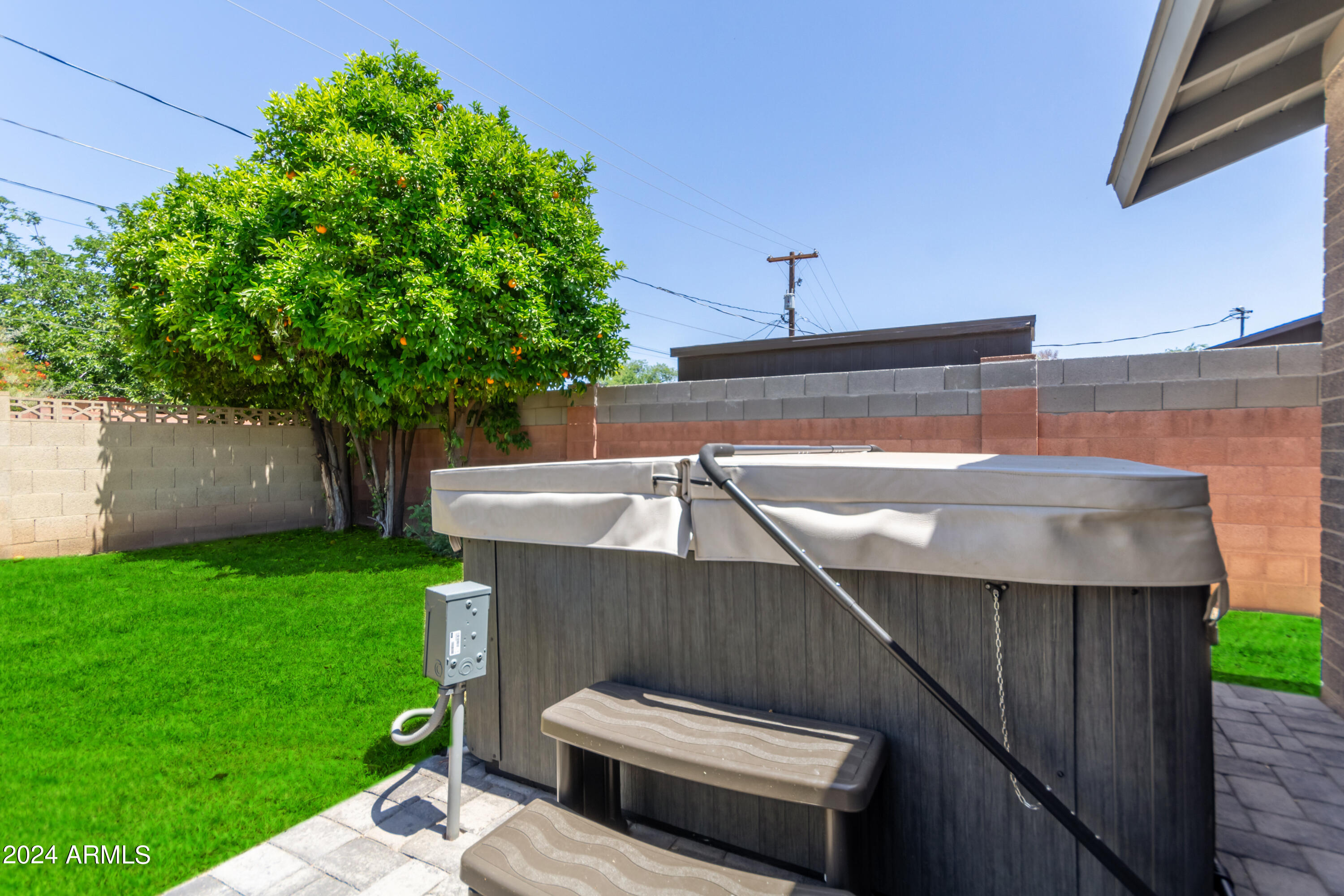 1610 W Lawrence Road